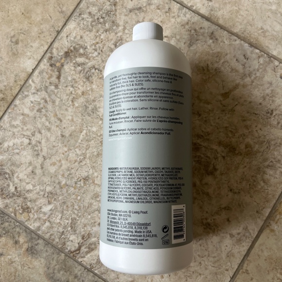 Living Proof Volume Shampoo 1L Refill - Picture 3 of 3